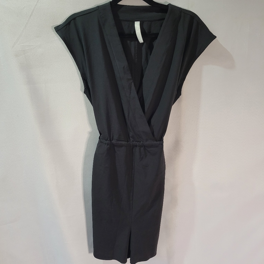 Athleta short romper with pockets size medium